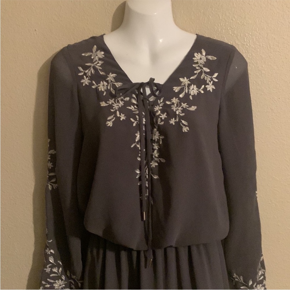 White House Black Market gray embroidered blouson dress size 8